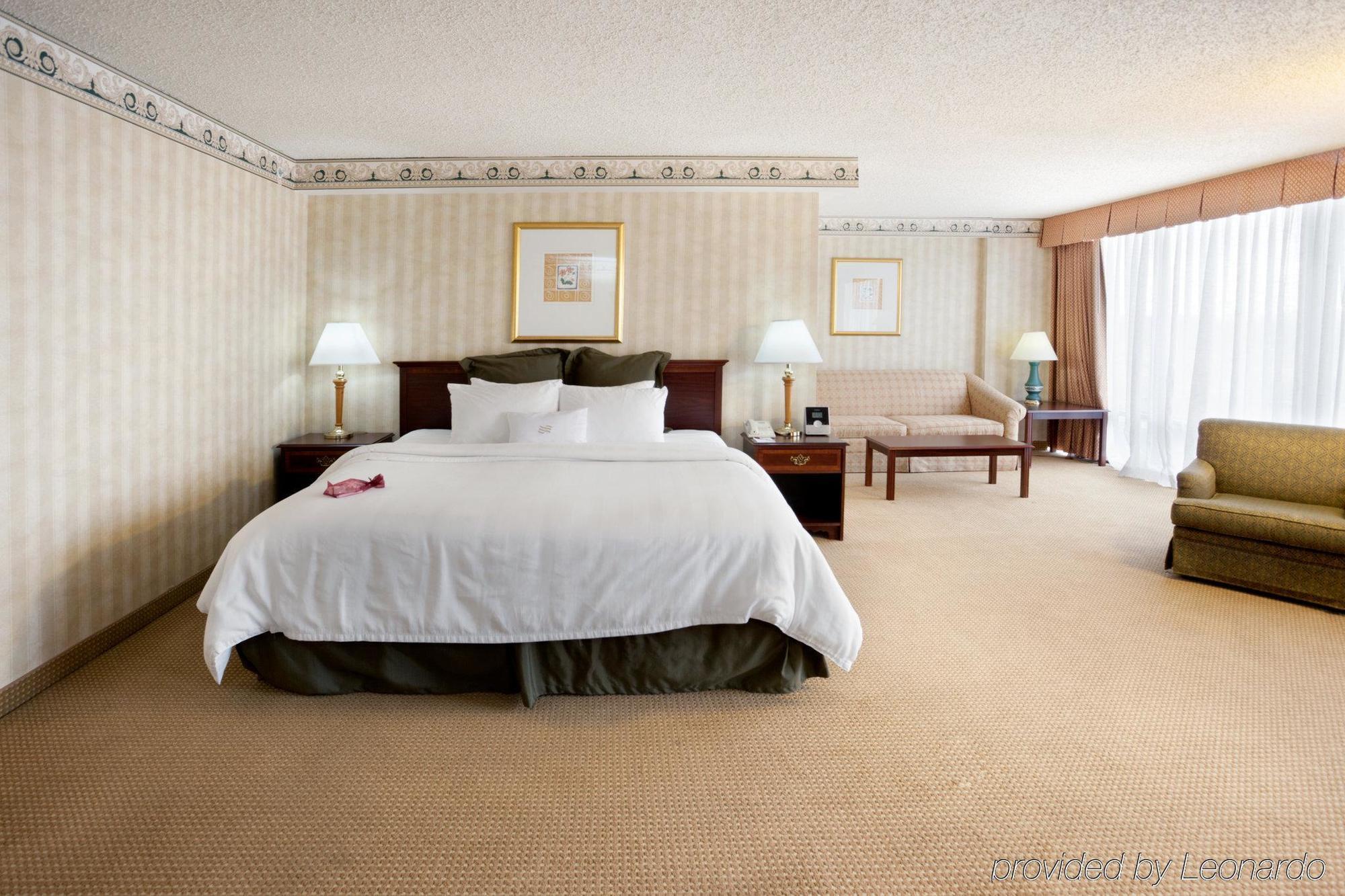 Doubletree By Hilton Houston Brookhollow Room photo